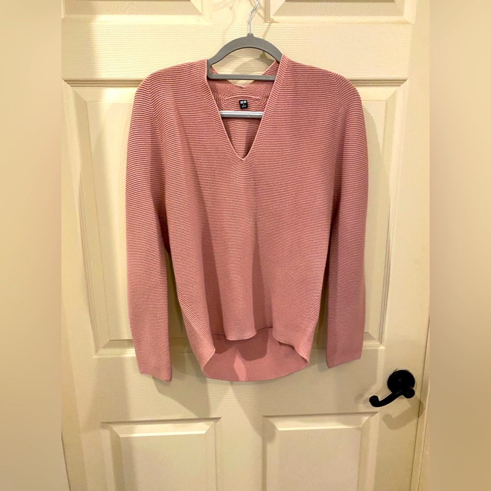 Pretty pink sweater 💕